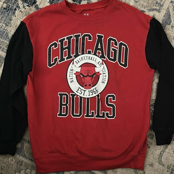 NBA Other - Chicago Bulls Red and Black Sweatshirt NBA Licensed size Small